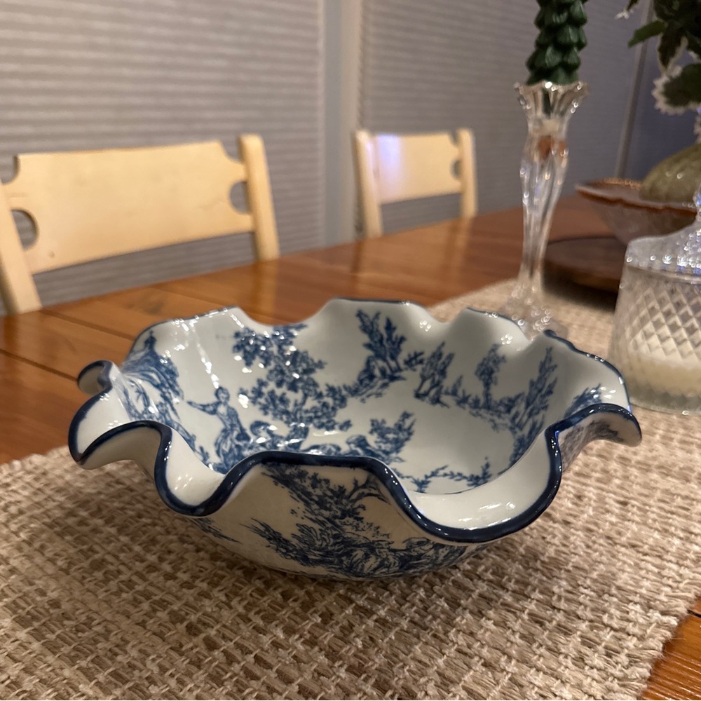 WCL China Blue & White Glazed Ceramic Serving Bowl Scalloped Rim-Vtg. Victorian
